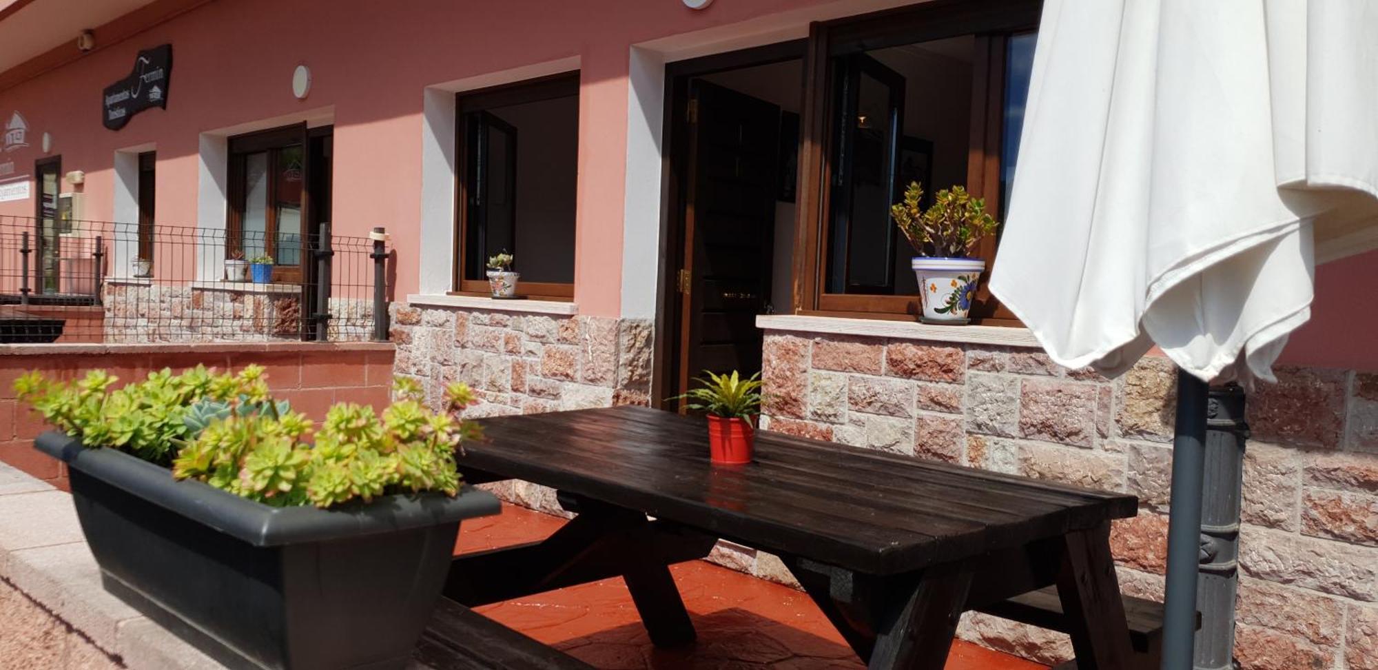 Apartamentos Fermin Onís Zewnętrze zdjęcie