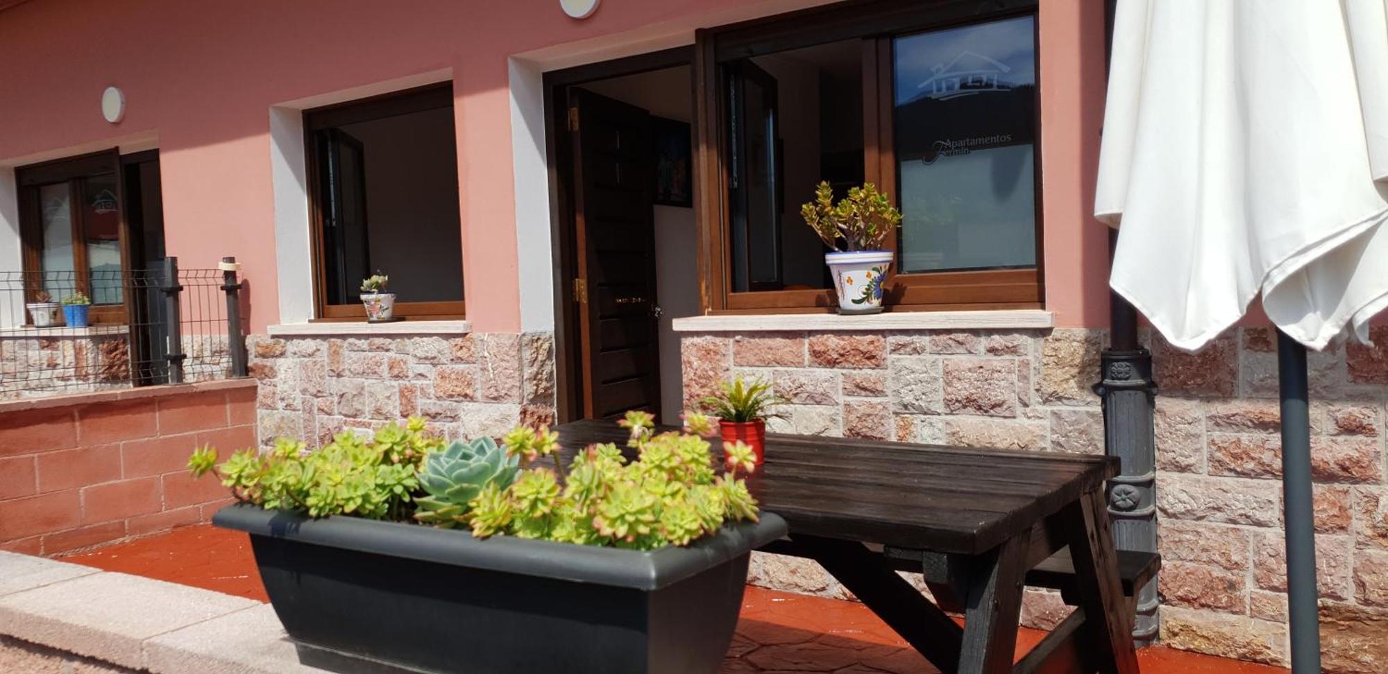 Apartamentos Fermin Onís Zewnętrze zdjęcie