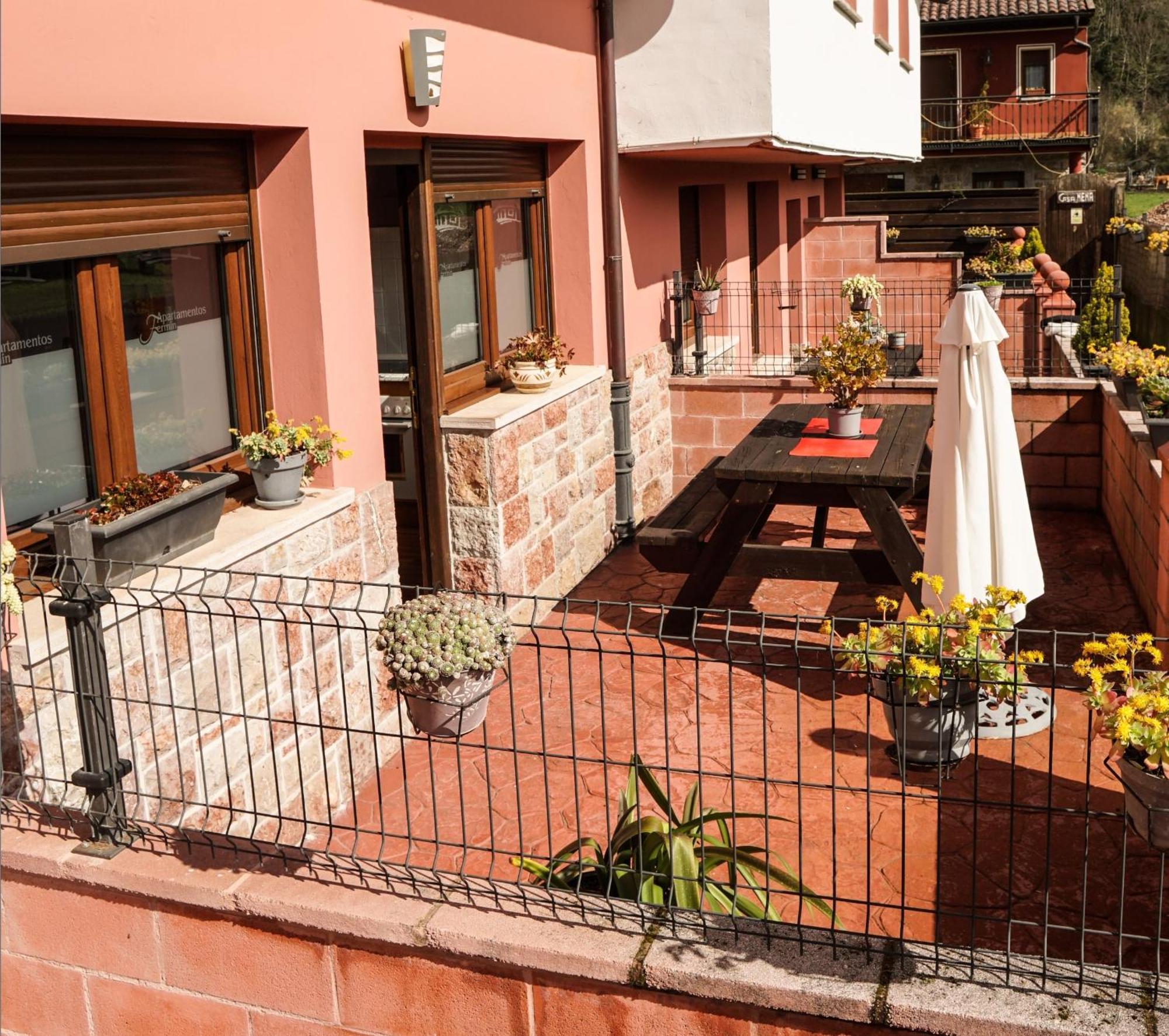 Apartamentos Fermin Onís Zewnętrze zdjęcie